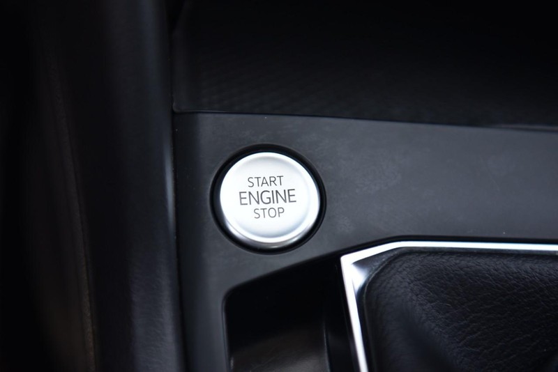 Volkswagen Taos Vehicle Image 16