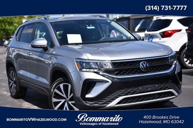 2024 Volkswagen Taos SE at Frazier Automotive in Hazelwood MO