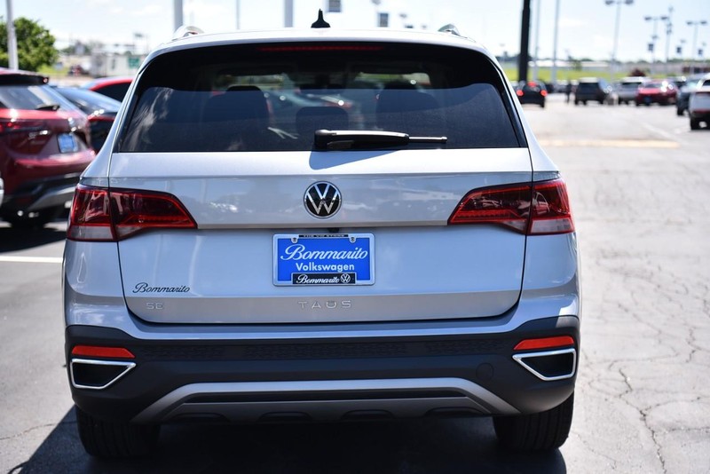 Volkswagen Taos Vehicle Image 06