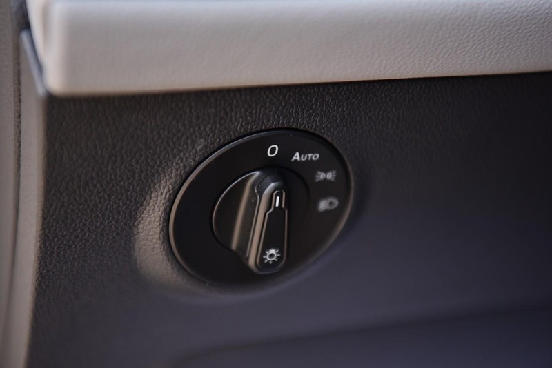 Volkswagen Taos Vehicle Image 12