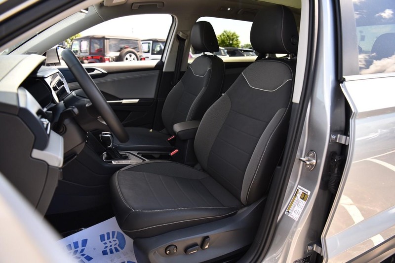 Volkswagen Taos Vehicle Image 21