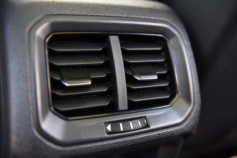 Volkswagen Taos Vehicle Image 25