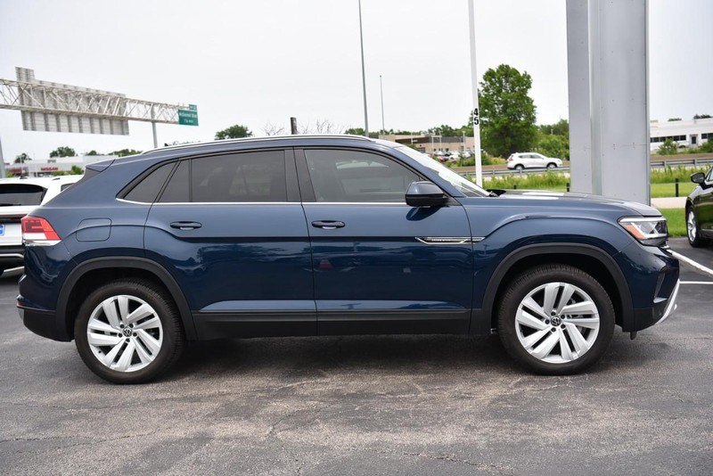 Volkswagen Atlas Cross Sport Vehicle Image 05