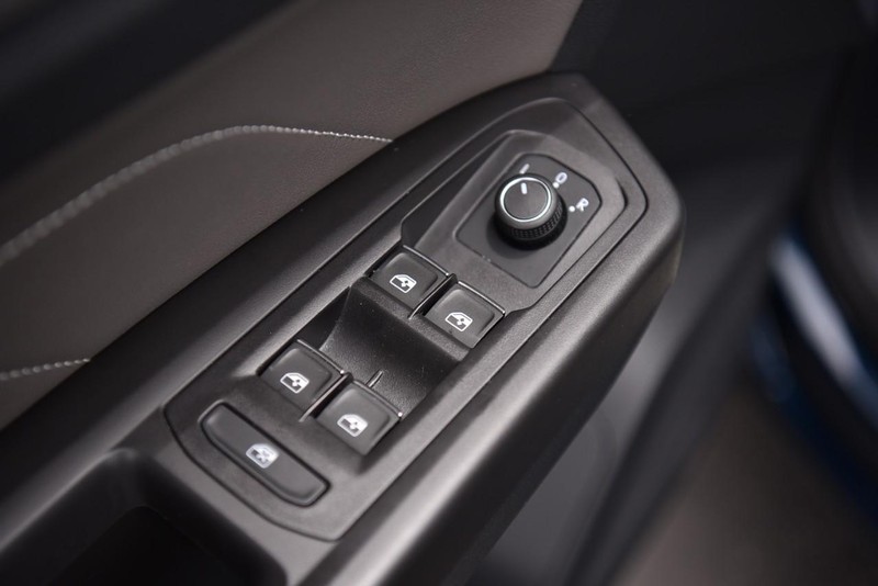 Volkswagen Atlas Cross Sport Vehicle Image 09