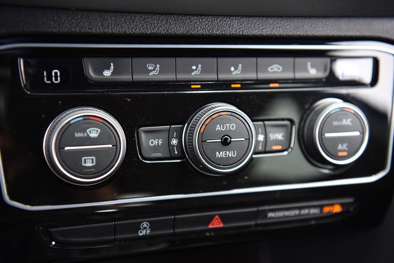Volkswagen Atlas Cross Sport Vehicle Image 14