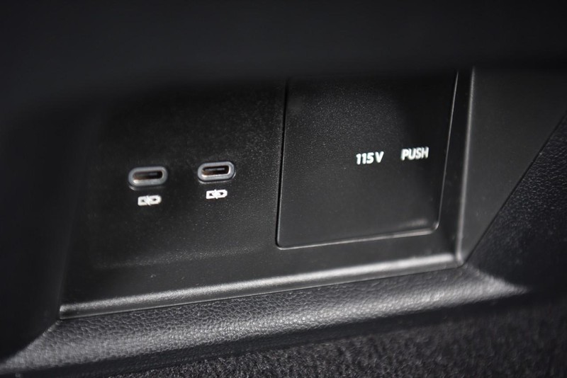 Volkswagen Atlas Cross Sport Vehicle Image 22