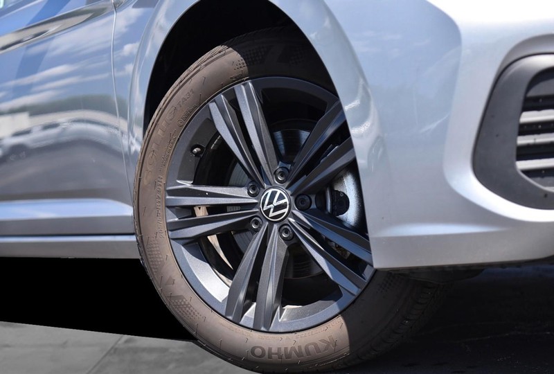 Volkswagen Jetta Vehicle Image 03