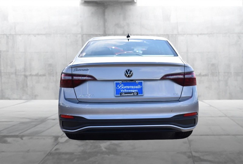 Volkswagen Jetta Vehicle Image 06