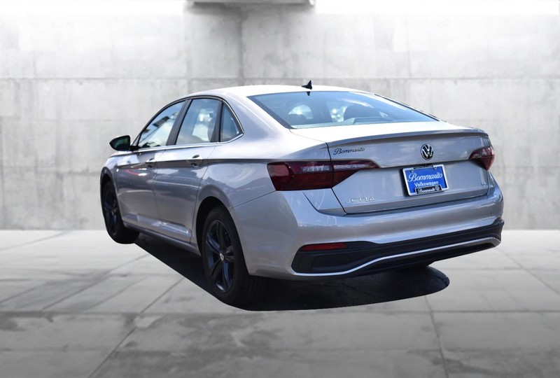 Volkswagen Jetta Vehicle Image 07