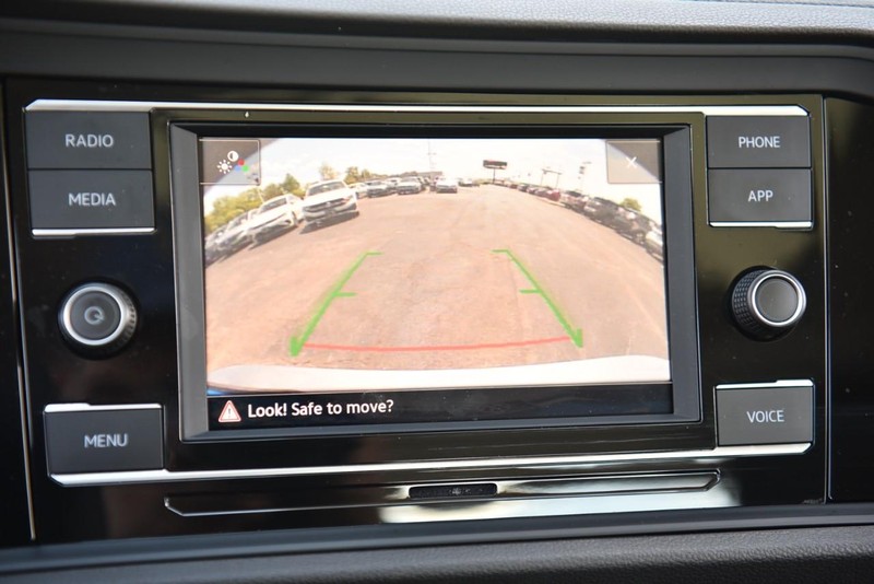 Volkswagen Jetta Vehicle Image 14