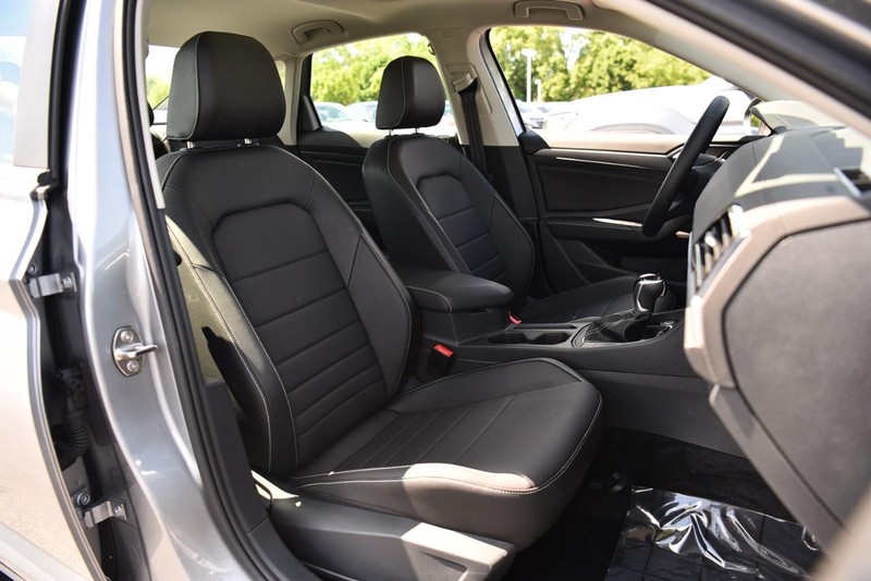 Volkswagen Jetta Vehicle Image 22