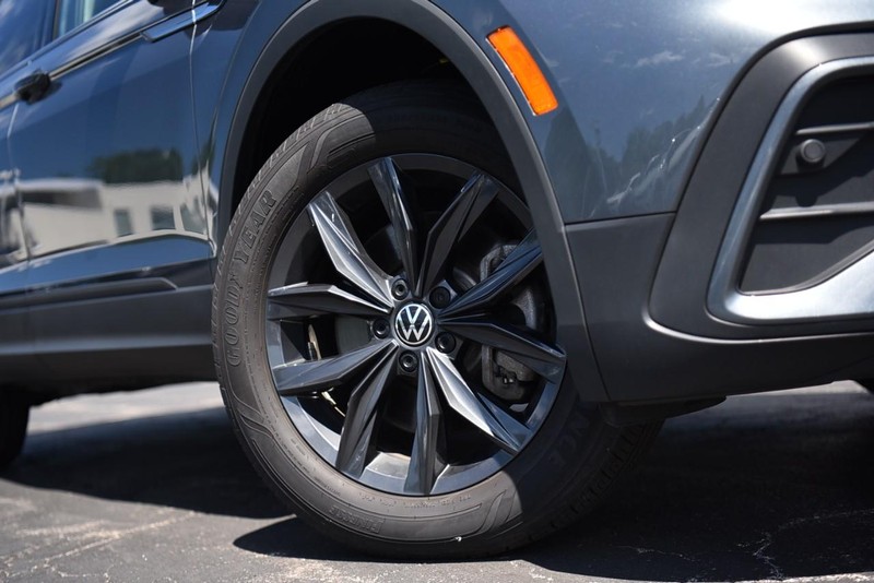 Volkswagen Tiguan Vehicle Image 03