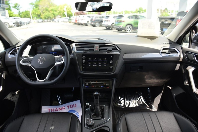 Volkswagen Tiguan Vehicle Image 08