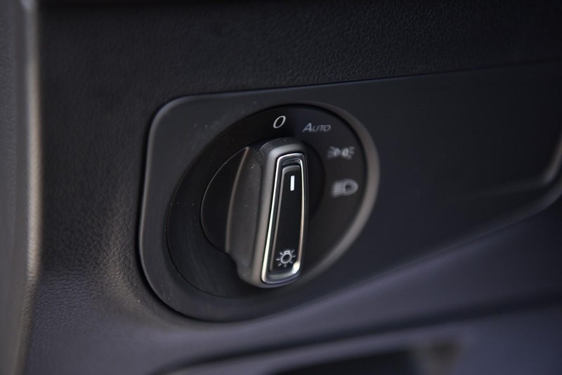 Volkswagen Tiguan Vehicle Image 12