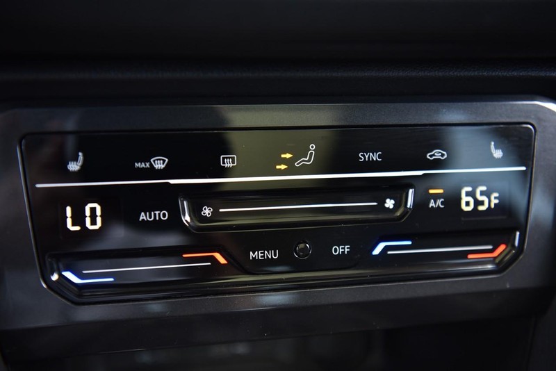 Volkswagen Tiguan Vehicle Image 16