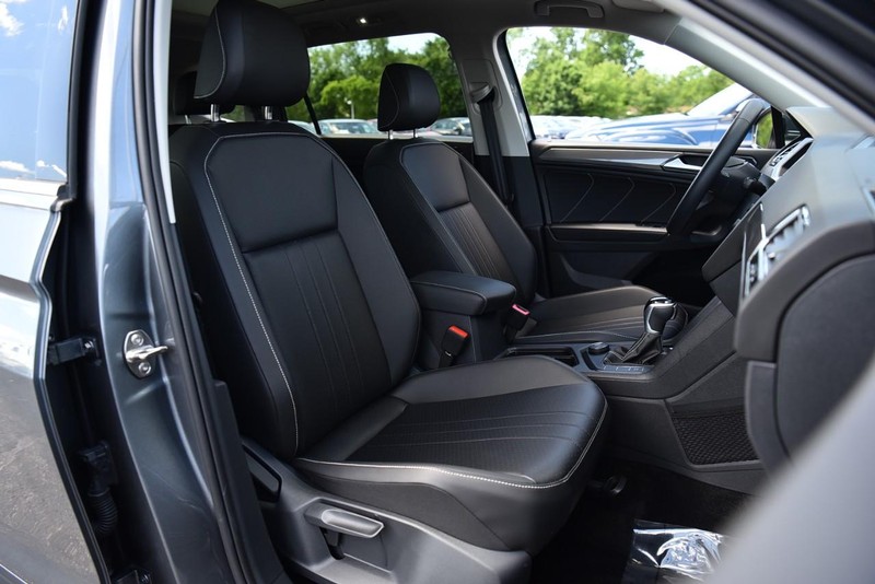 Volkswagen Tiguan Vehicle Image 23