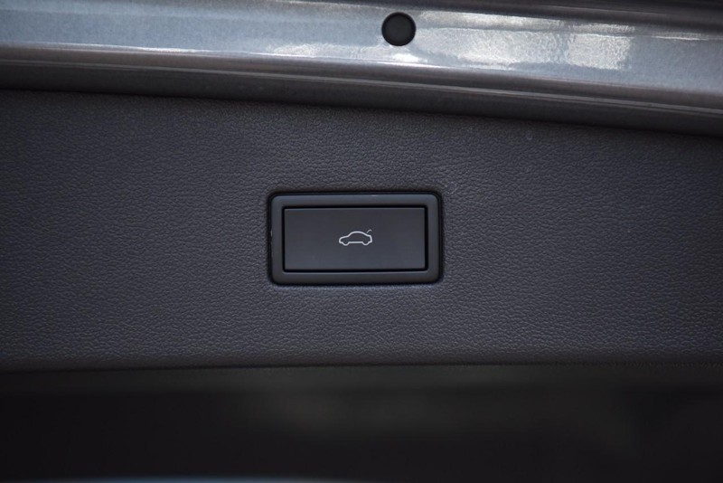 Volkswagen Tiguan Vehicle Image 29