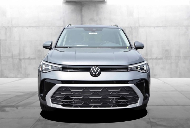Volkswagen Taos Vehicle Image 04