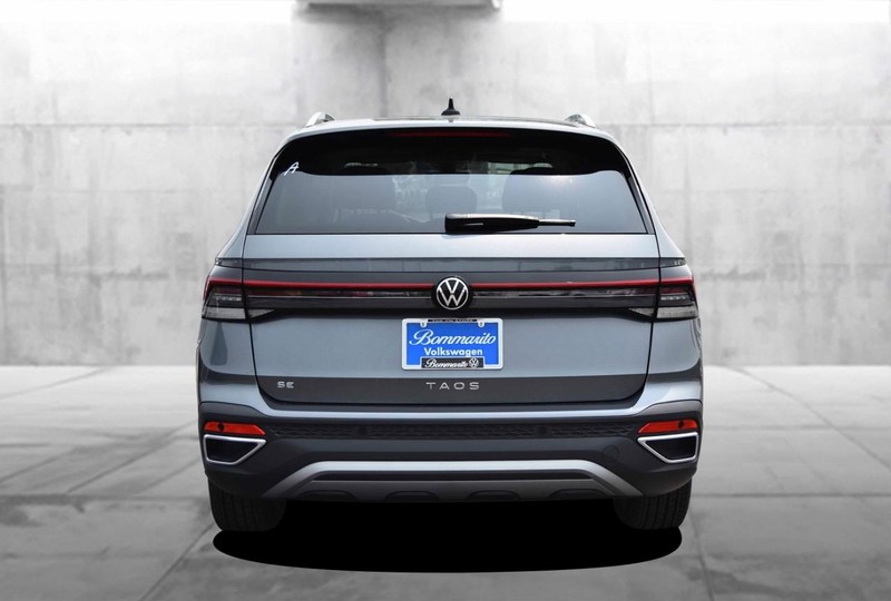 Volkswagen Taos Vehicle Image 06