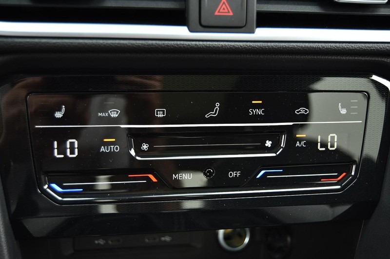 Volkswagen Taos Vehicle Image 14
