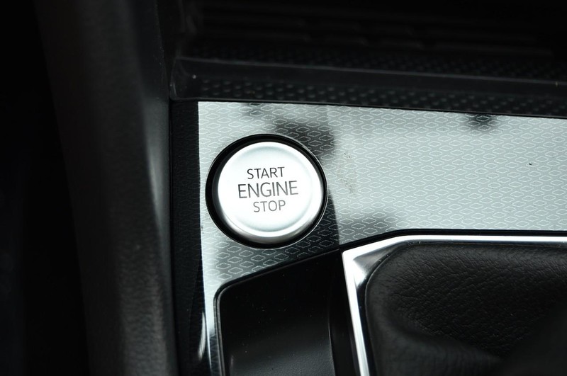 Volkswagen Taos Vehicle Image 16