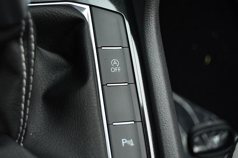 Volkswagen Taos Vehicle Image 17