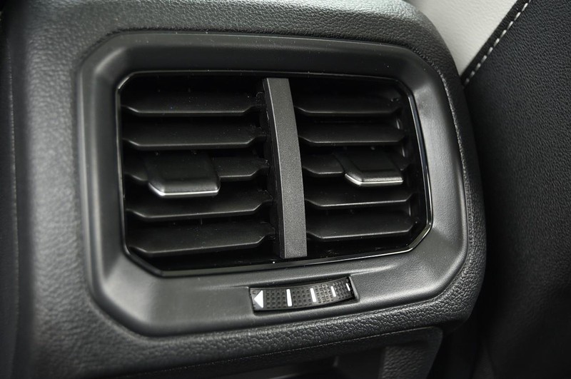 Volkswagen Taos Vehicle Image 23