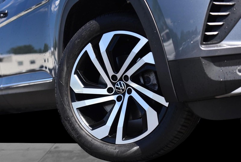 Volkswagen Atlas Vehicle Image 03