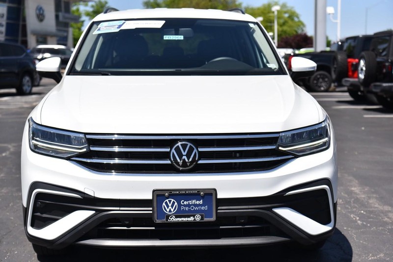 Volkswagen Tiguan Vehicle Image 04