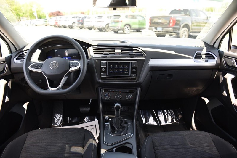 Volkswagen Tiguan Vehicle Image 08