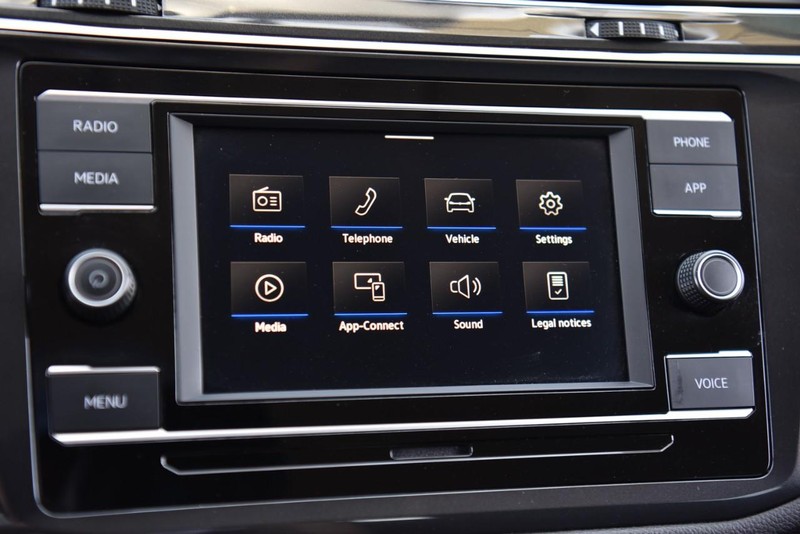 Volkswagen Tiguan Vehicle Image 14