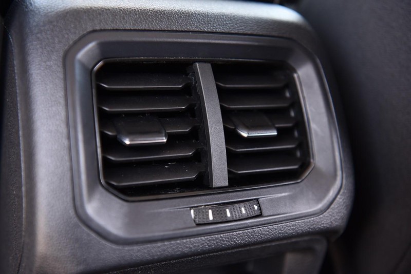 Volkswagen Tiguan Vehicle Image 23