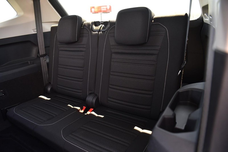Volkswagen Tiguan Vehicle Image 24