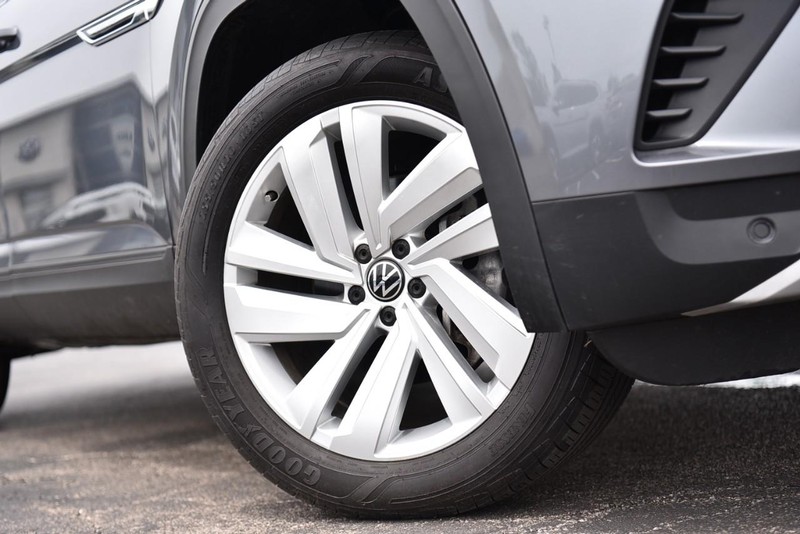 Volkswagen Atlas Cross Sport Vehicle Image 03