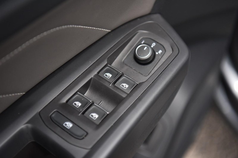 Volkswagen Atlas Cross Sport Vehicle Image 09