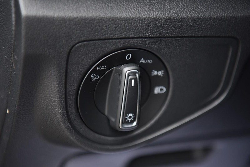 Volkswagen Atlas Cross Sport Vehicle Image 12