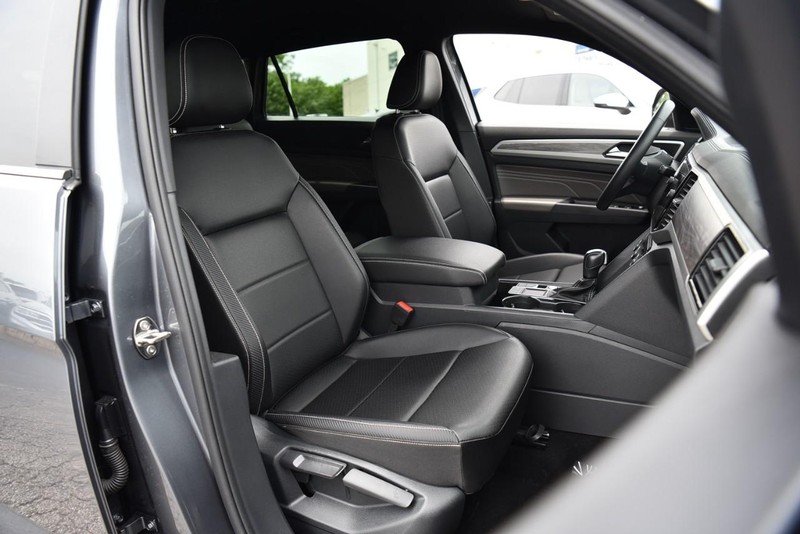 Volkswagen Atlas Cross Sport Vehicle Image 21