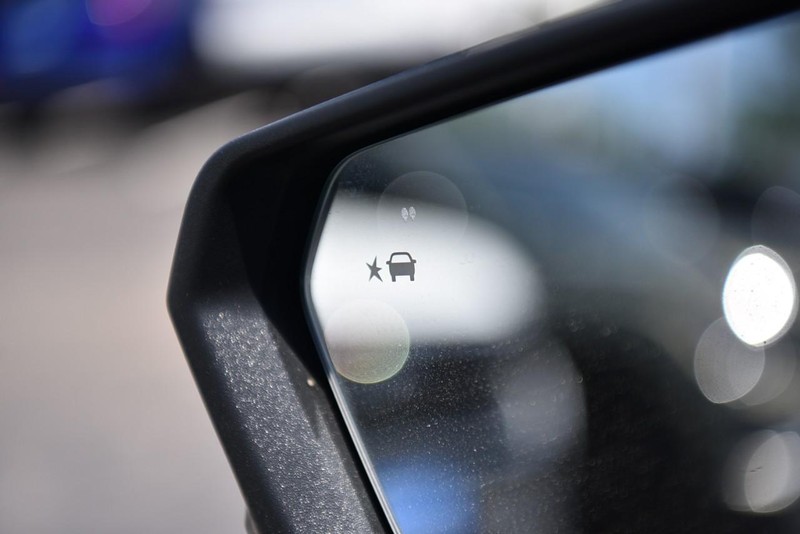 Chevrolet Equinox Vehicle Image 11