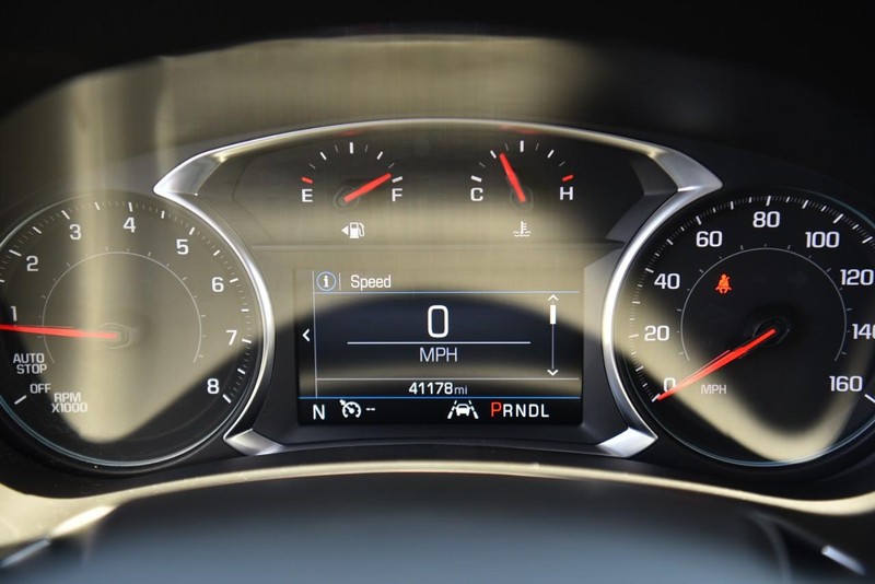 Chevrolet Equinox Vehicle Image 13