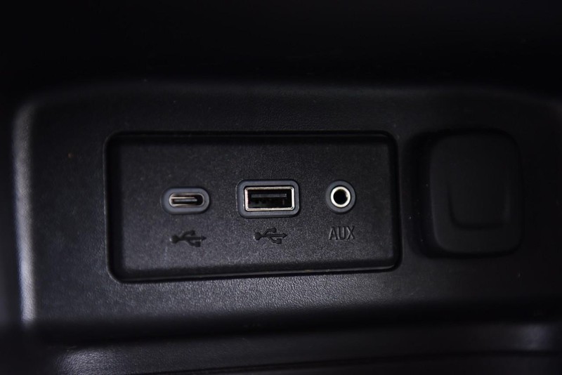 Chevrolet Equinox Vehicle Image 16