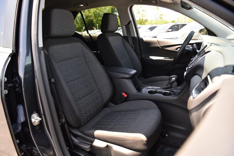 Chevrolet Equinox Vehicle Image 21