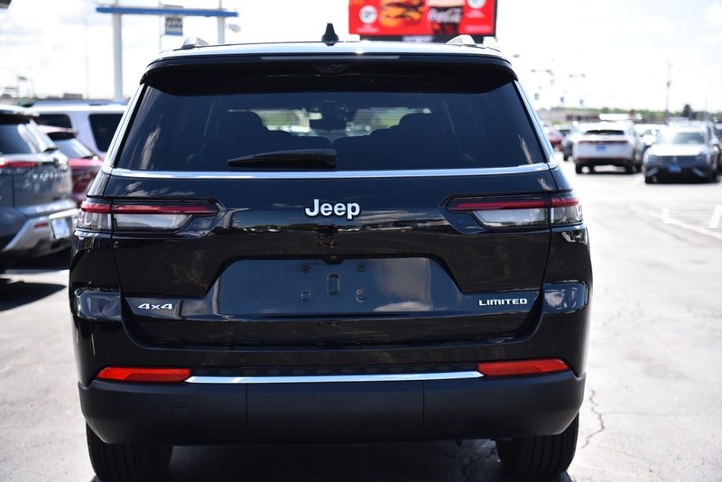 Jeep Grand Cherokee L Vehicle Image 06