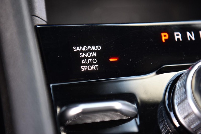 Jeep Grand Cherokee L Vehicle Image 19