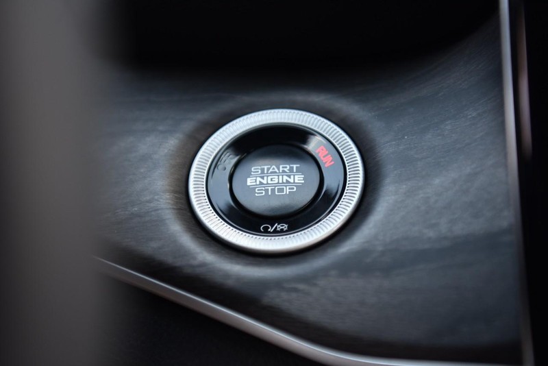 Jeep Grand Cherokee L Vehicle Image 20