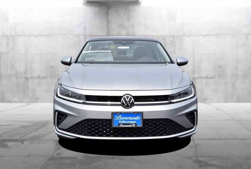 Volkswagen Jetta Vehicle Image 04
