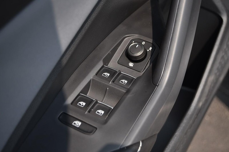 Volkswagen Jetta Vehicle Image 08