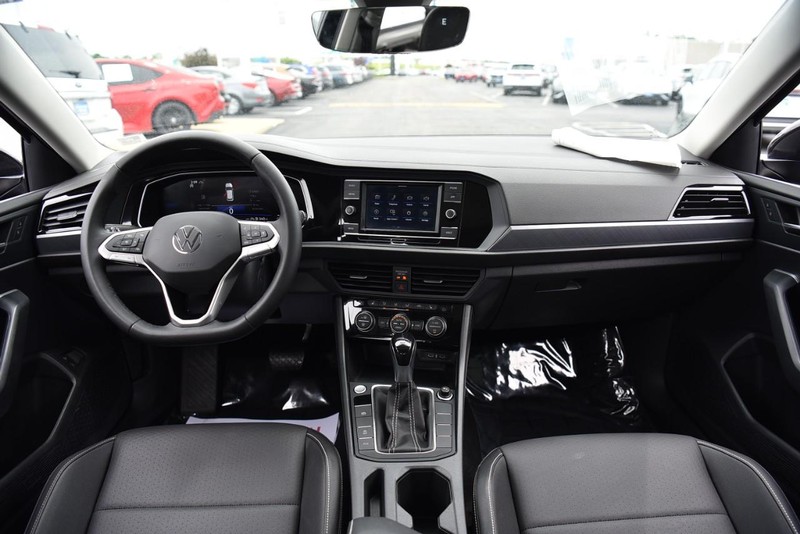 Volkswagen Jetta Vehicle Image 08