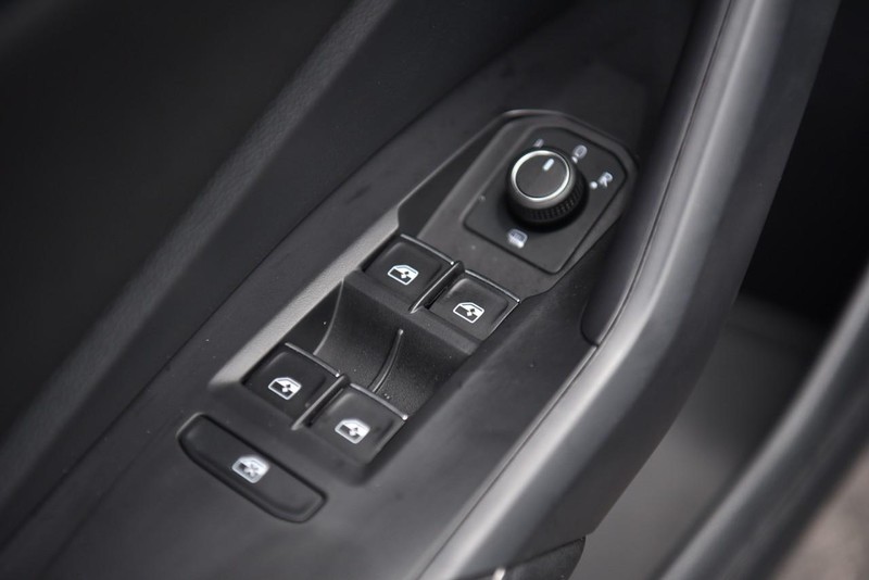Volkswagen Jetta Vehicle Image 09