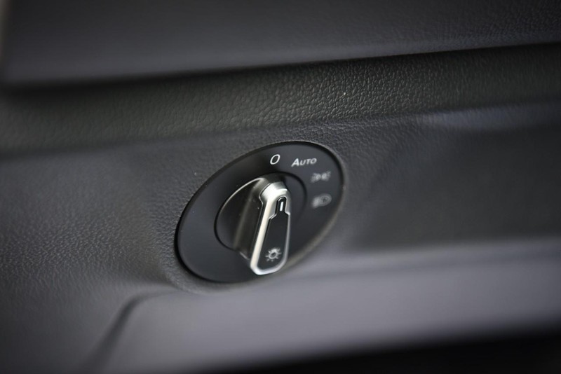 Volkswagen Jetta Vehicle Image 12