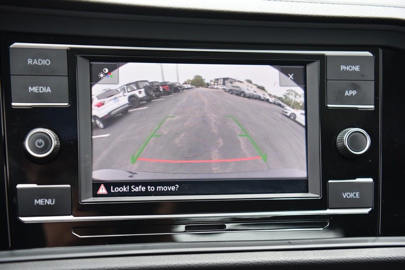 Volkswagen Jetta Vehicle Image 14